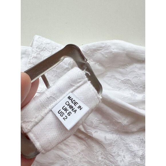 SELF PORTRAIT White Lace Belted Scalloped Pleated Paperbag Waist Shorts, Size 2 - Picture 14 of 16